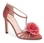 Sandalias con flor de Sarah Jessica Parker